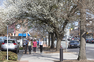 PEOPLE WALKING ON FRANKLIN STREET