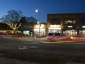 Downtown_at_night_350